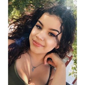 Meet your Posher, Jocelyne